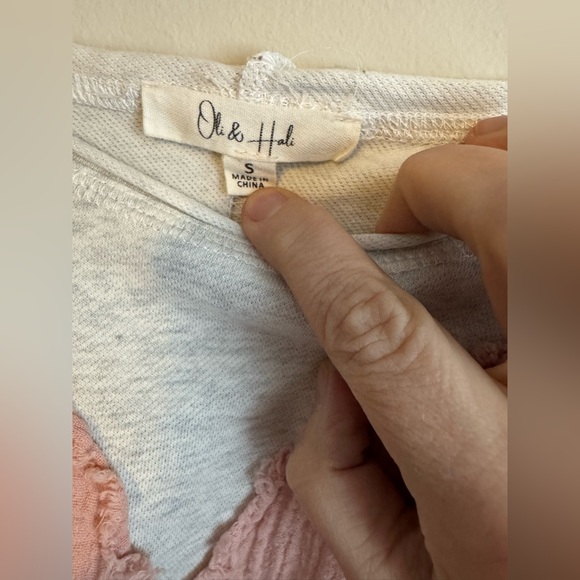 Oli & Hali GAUZE
HEART oversized boho Botique brand sweatshirt top pockets small - Picture 4 of 9